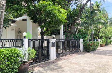 Thonglor, Bangkok, Thailand, 4 Bedrooms Bedrooms, ,4 BathroomsBathrooms,House,For Rent,7018