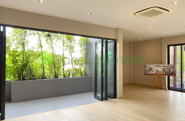 Ekamai, Bangkok, Thailand, 4 Bedrooms Bedrooms, ,5 BathroomsBathrooms,House,For Sale,7034