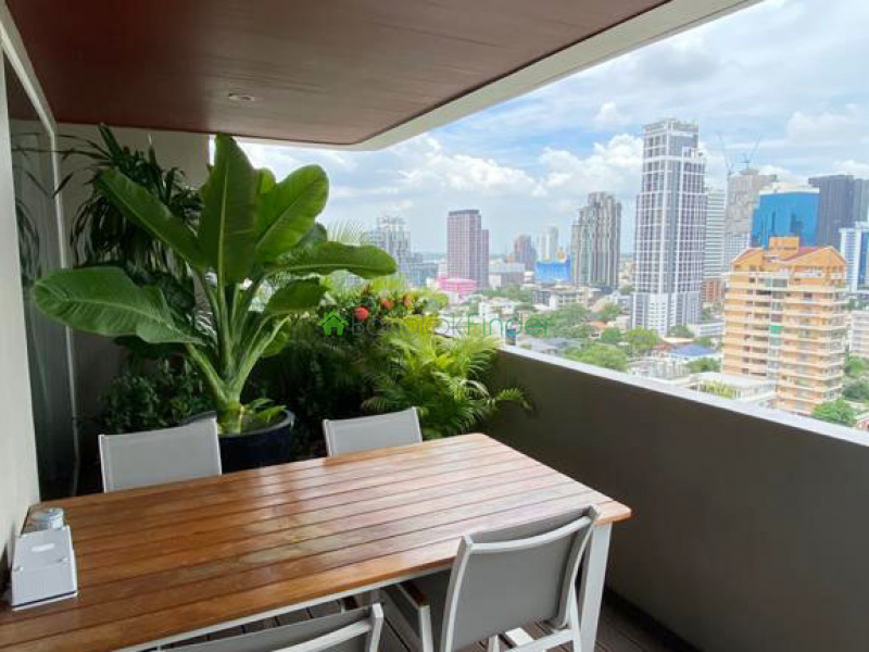 Ekamai, Bangkok, Thailand, 4 Bedrooms Bedrooms, ,5 BathroomsBathrooms,Condo,For Rent,Phatsana Garden,7081