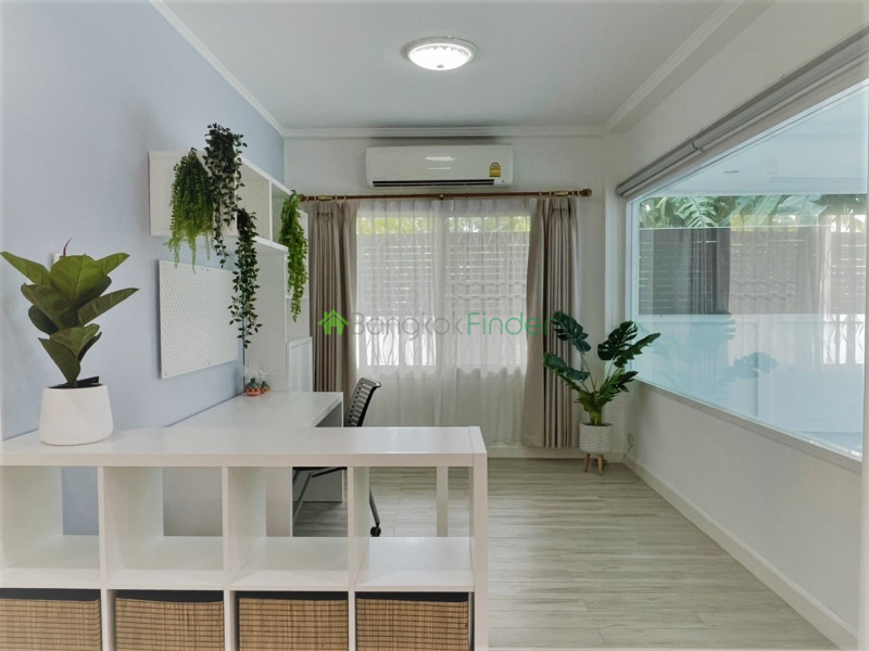 Pattanakarn, Bangkok, Thailand, 3 Bedrooms Bedrooms, ,3 BathroomsBathrooms,House,For Rent,7121