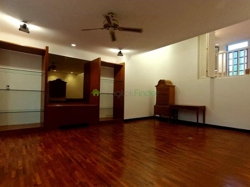 Ploenchit, Bangkok, Thailand, 3 Bedrooms Bedrooms, ,3 BathroomsBathrooms,Town House,For Rent,7126