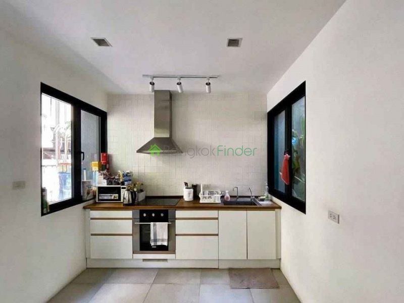 Phromphong, Bangkok, Thailand, 3 Bedrooms Bedrooms, ,3 BathroomsBathrooms,House,For Rent,7151