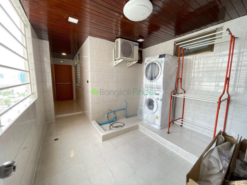 Soi Charoen Chai, Ekamai, Bangkok, Thailand 10110, 4 Bedrooms Bedrooms, ,4 BathroomsBathrooms,Condo,For Rent,Oriental Tower,23,7334