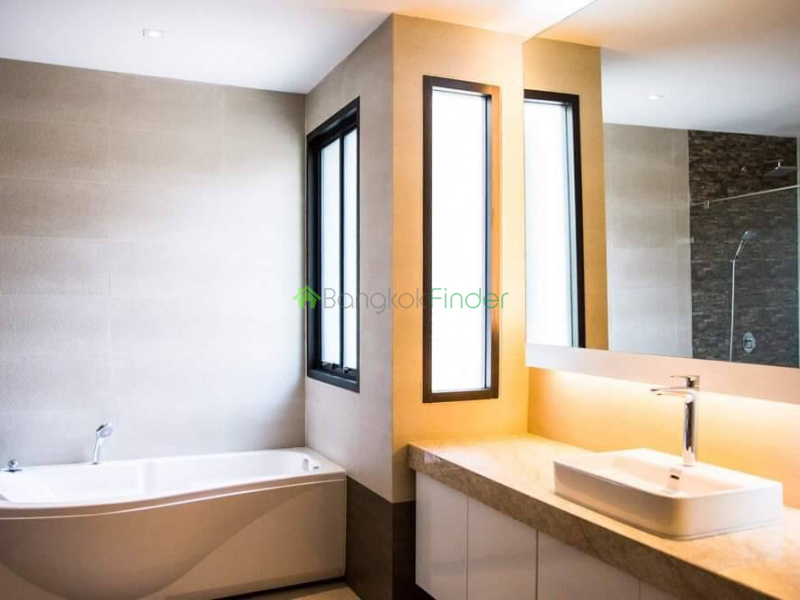 Sukhumvit, Phrom Phong, Thailand 10110, 4 Bedrooms Bedrooms, ,5 BathroomsBathrooms,House,For Rent,7350