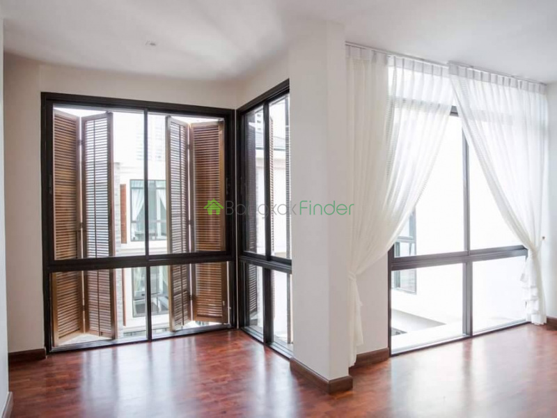 Sukhumvit, Phrom Phong, Thailand 10110, 4 Bedrooms Bedrooms, ,5 BathroomsBathrooms,House,For Rent,7350