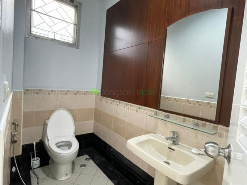 Sukhumvit-Phra Kanong, Phra Khanong, Bangkok, Thailand, 4 Bedrooms Bedrooms, ,4 BathroomsBathrooms,House,For Rent,Sukhumvit-Phra Kanong,7359