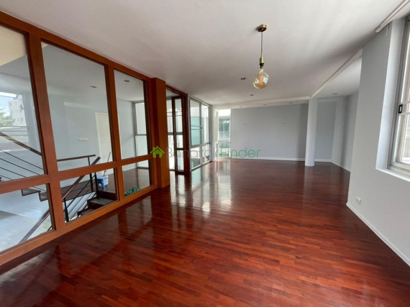 Sukhumvit-Phra Kanong, Phra Khanong, Bangkok, Thailand, 4 Bedrooms Bedrooms, ,4 BathroomsBathrooms,House,For Rent,Sukhumvit-Phra Kanong,7359