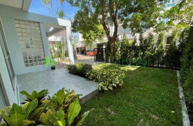 Sukhumvit-Phra Kanong, Phra Khanong, Bangkok, Thailand, 4 Bedrooms Bedrooms, ,4 BathroomsBathrooms,House,For Rent,Sukhumvit-Phra Kanong,7359 Sukhumvit-Phra Kanong, Phra Khanong, Bangkok, Thailand, 4 Bedrooms Bedrooms, ,4 BathroomsBathrooms,House,For Rent,Sukhumvit-Phra Kanong,7359