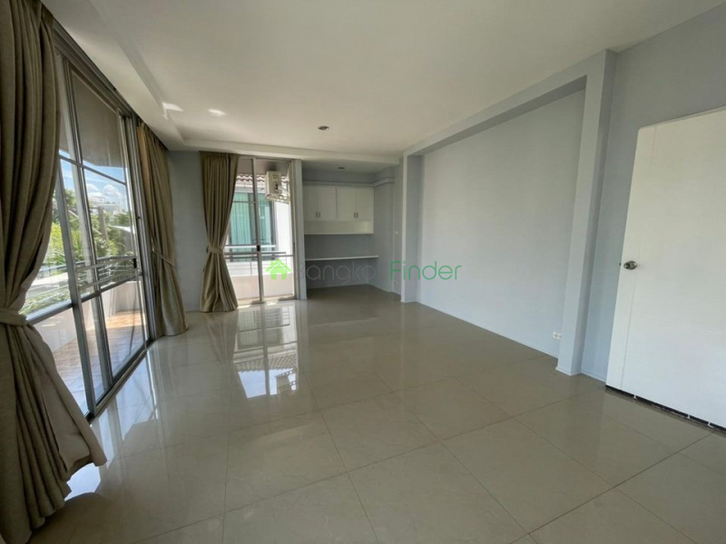 Sukhumvit-Phra Kanong, Phra Khanong, Bangkok, Thailand, 4 Bedrooms Bedrooms, ,4 BathroomsBathrooms,House,For Sale,Sukhumvit-Phra Kanong,7370