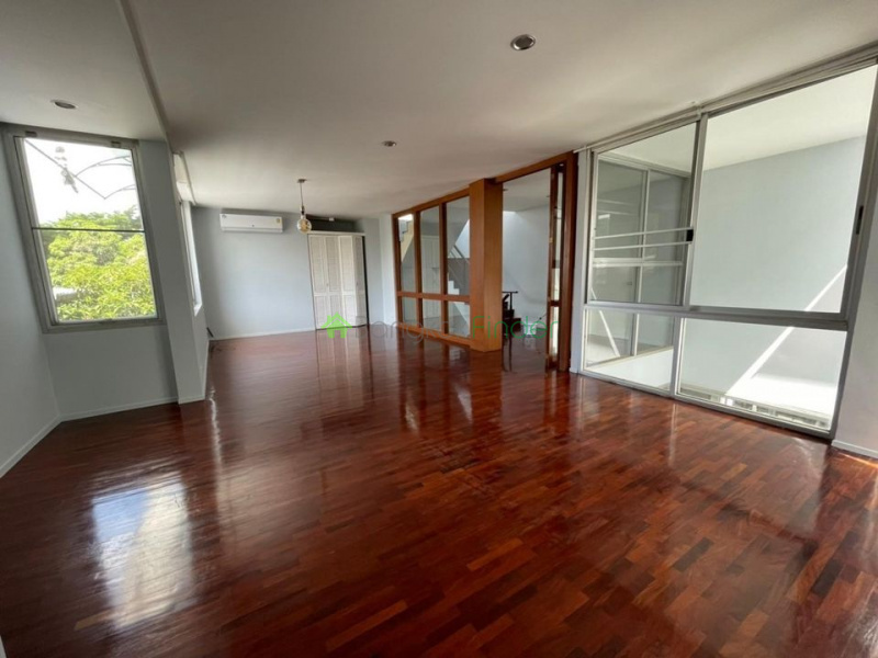 Sukhumvit-Phra Kanong, Phra Khanong, Bangkok, Thailand, 4 Bedrooms Bedrooms, ,4 BathroomsBathrooms,House,For Sale,Sukhumvit-Phra Kanong,7370