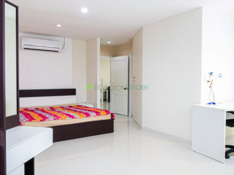 Sukhumvit 24, Bangkok, Thailand, 3 Bedrooms Bedrooms, ,3 BathroomsBathrooms,Condo,For Rent,President Park,7397