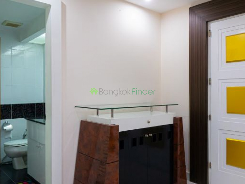 Sukhumvit 24, Bangkok, Thailand, 3 Bedrooms Bedrooms, ,3 BathroomsBathrooms,Condo,For Rent,President Park,7397