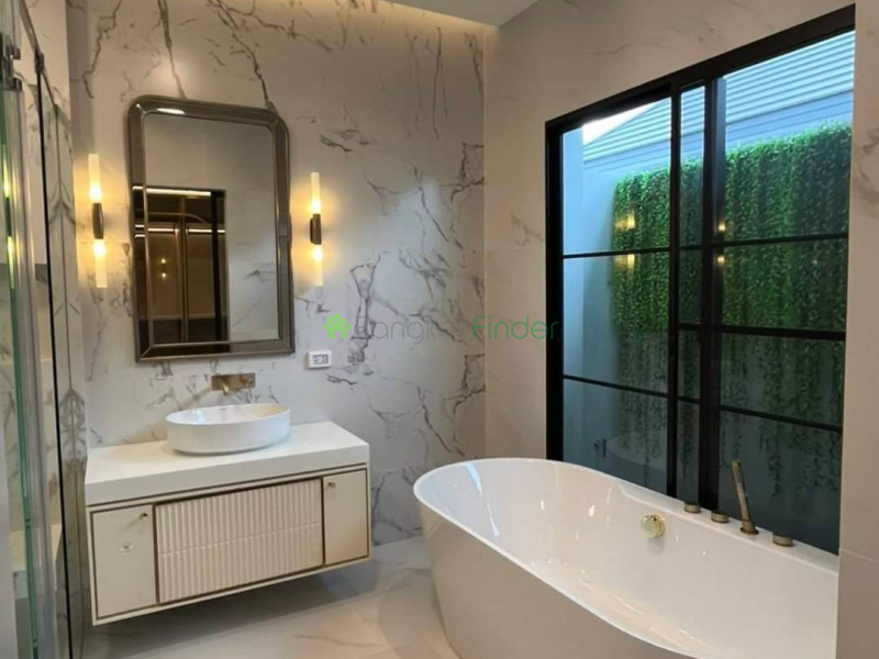 Rama 9, Bangkok, Thailand, 4 Bedrooms Bedrooms, ,5 BathroomsBathrooms,House,For Rent,7410