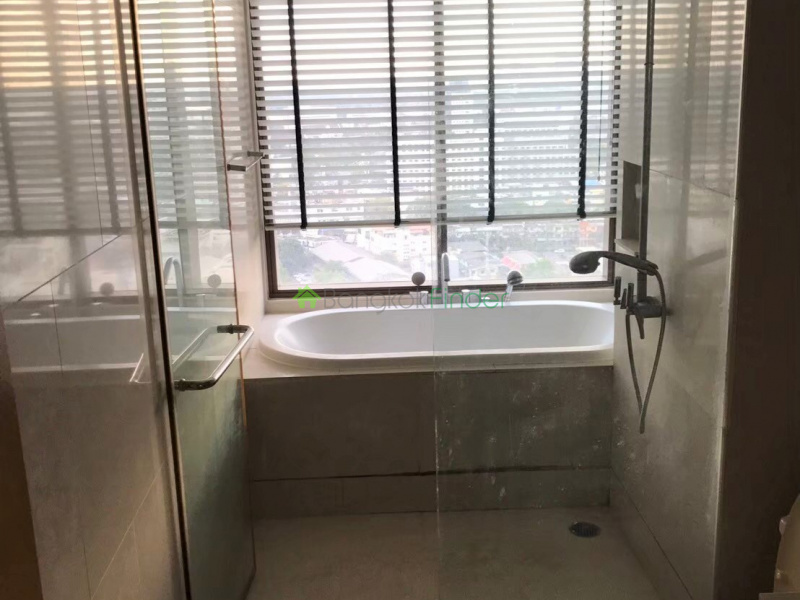 Sukhumvit, Bangkok, Thailand, 1 Bedroom Bedrooms, ,1 BathroomBathrooms,Condo,For Rent,The Emporio,7428