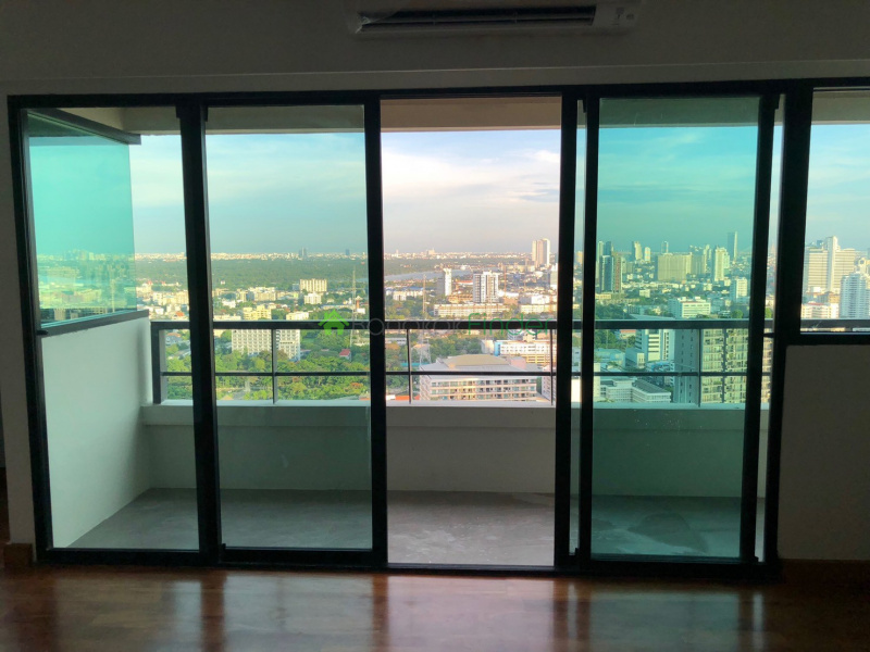 Sathorn, Bangkok, Thailand, 3 Bedrooms Bedrooms, ,3 BathroomsBathrooms,Condo,For Rent,Sathorn Garden,7448