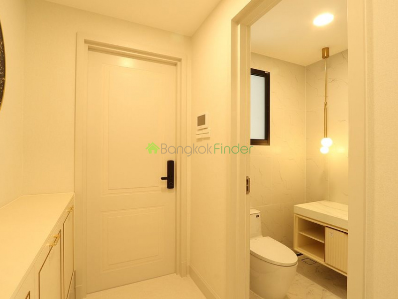 Rama 9, Bangkok, Thailand, 4 Bedrooms Bedrooms, ,5 BathroomsBathrooms,House,For Rent,7467