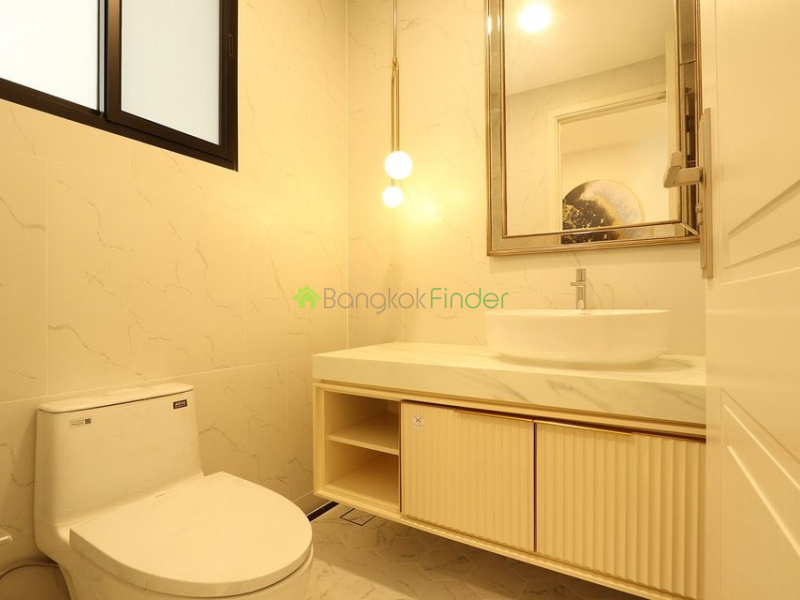 Rama 9, Bangkok, Thailand, 4 Bedrooms Bedrooms, ,5 BathroomsBathrooms,House,For Rent,7467