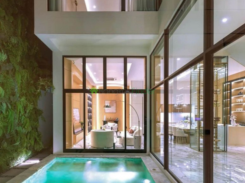 Ekamai, Bangkok, Thailand, 4 Bedrooms Bedrooms, ,4 BathroomsBathrooms,House,For Rent,7479