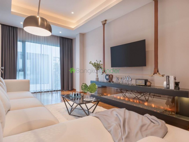 Ekamai, Bangkok, Thailand, 4 Bedrooms Bedrooms, ,4 BathroomsBathrooms,House,For Rent,7479