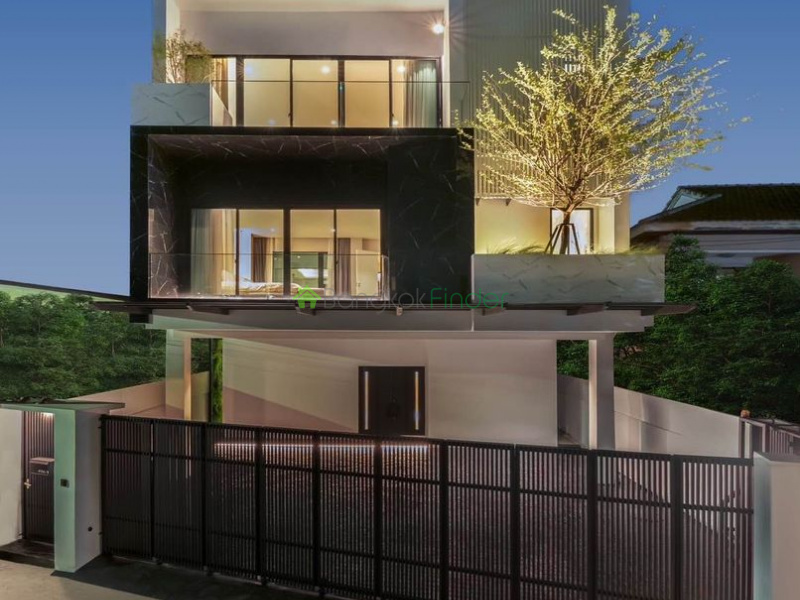 Ekamai, Bangkok, Thailand, 4 Bedrooms Bedrooms, ,4 BathroomsBathrooms,House,For Rent,7479