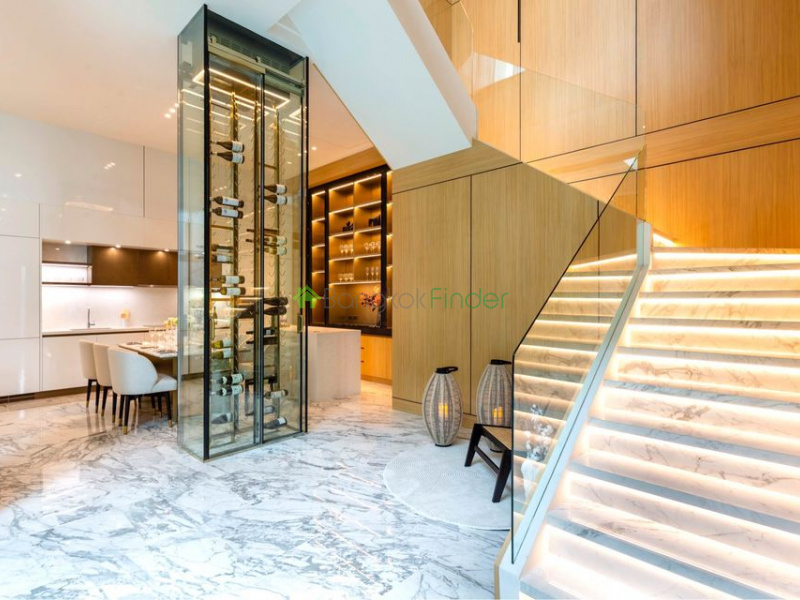 Ekamai, Bangkok, Thailand, 4 Bedrooms Bedrooms, ,4 BathroomsBathrooms,House,For Rent,7479