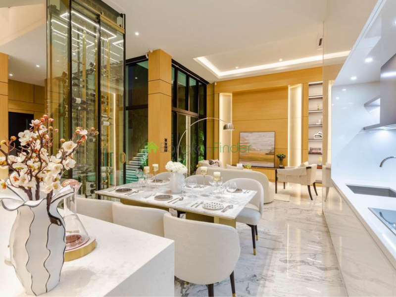 Ekamai, Bangkok, Thailand, 4 Bedrooms Bedrooms, ,4 BathroomsBathrooms,House,For Rent,7479