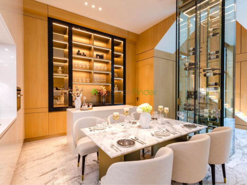 Ekamai, Bangkok, Thailand, 4 Bedrooms Bedrooms, ,4 BathroomsBathrooms,House,For Rent,7479