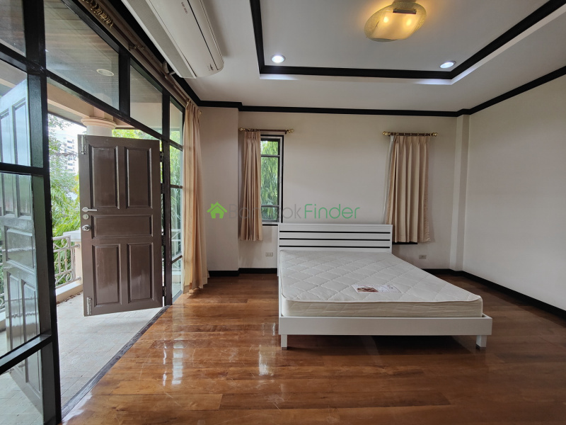 Ekamai, Bangkok, Thailand, 4 Bedrooms Bedrooms, ,4 BathroomsBathrooms,House,For Rent,7494