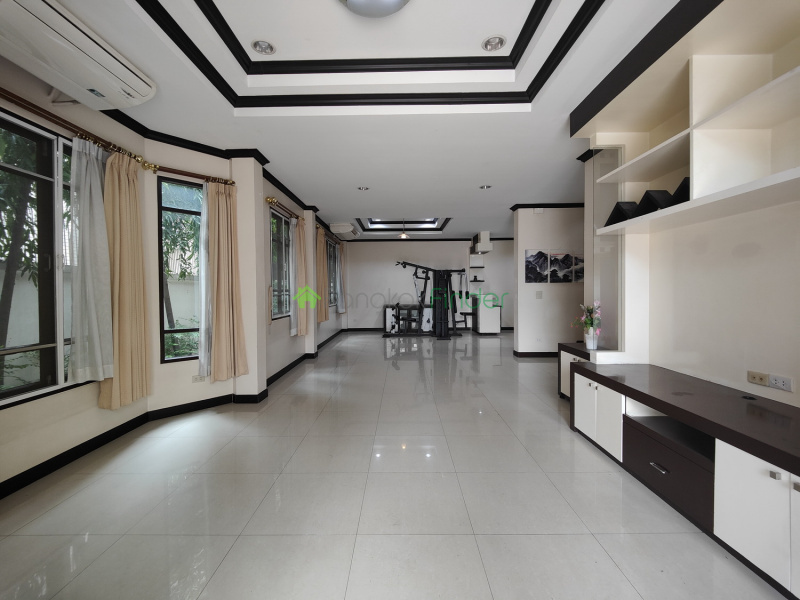 Ekamai, Bangkok, Thailand, 4 Bedrooms Bedrooms, ,4 BathroomsBathrooms,House,For Rent,7494