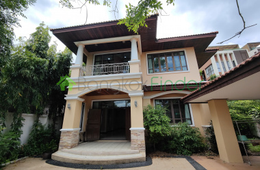 Ekamai, Bangkok, Thailand, 4 Bedrooms Bedrooms, ,4 BathroomsBathrooms,House,For Rent,7494