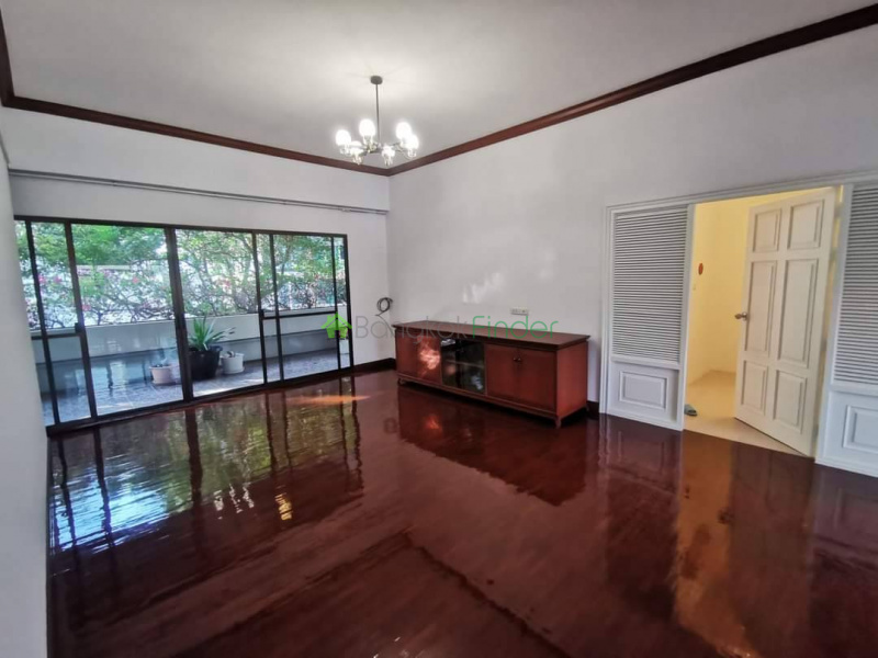 Sukhumvit, Ekamai, Thailand, 3 Bedrooms Bedrooms, ,4 BathroomsBathrooms,Apartment,For Rent,Anna Villa,Sukhumvit,7495