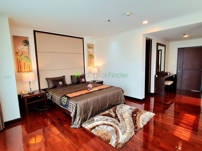 Phomphong, Bangkok, Thailand, 4 Bedrooms Bedrooms, ,5 BathroomsBathrooms,Apartment,For Rent,Piyathip Place,7545