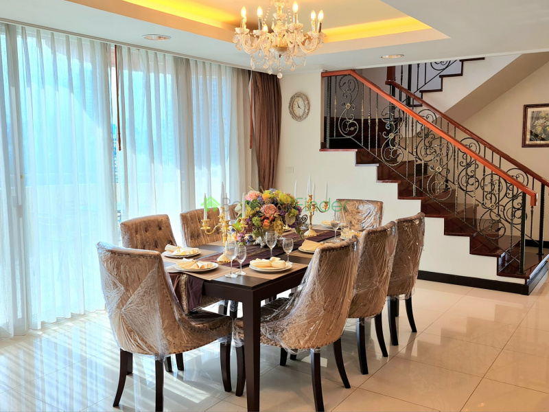 Phomphong, Bangkok, Thailand, 4 Bedrooms Bedrooms, ,5 BathroomsBathrooms,Apartment,For Rent,Piyathip Place,7545
