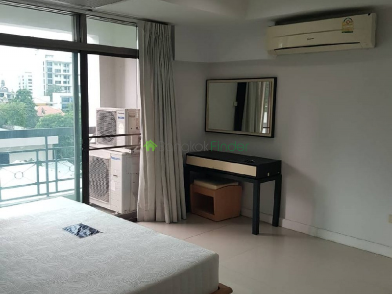 Phromphong, Bangkok, Thailand, 3 Bedrooms Bedrooms, ,3 BathroomsBathrooms,Condo,For Rent,Royal Castle,7567