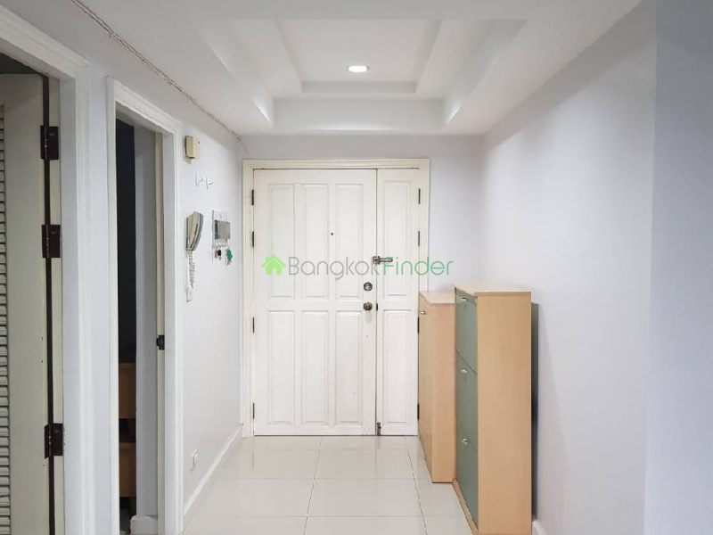 Phromphong, Bangkok, Thailand, 3 Bedrooms Bedrooms, ,3 BathroomsBathrooms,Condo,For Rent,Royal Castle,7567