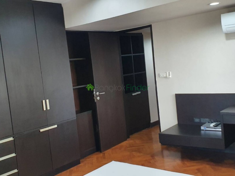 39 Sukhumvit, Phrom Phong, Thailand, 2 Bedrooms Bedrooms, ,2 BathroomsBathrooms,Condo,For Rent,Baan Suanpetch,Sukhumvit,7574