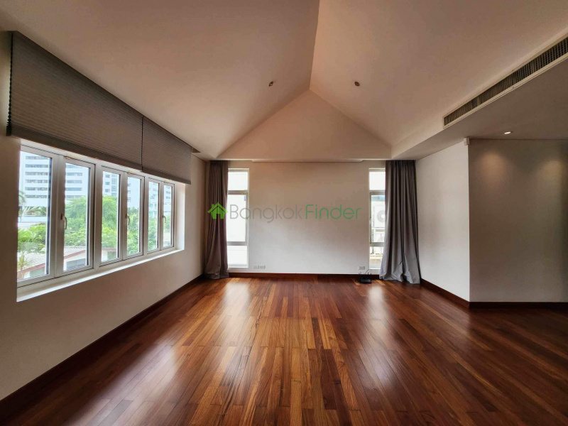 Phromphong, Bangkok, Thailand, 4 Bedrooms Bedrooms, ,4 BathroomsBathrooms,House,For Rent,7575