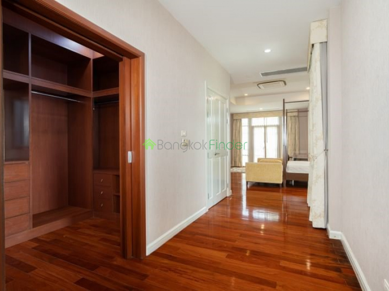 Phrakanong, Bangkok, Thailand, 4 Bedrooms Bedrooms, ,5 BathroomsBathrooms,House,For Rent,7579