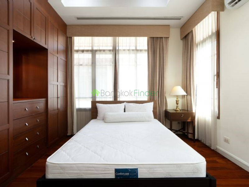 Phrakanong, Bangkok, Thailand, 4 Bedrooms Bedrooms, ,5 BathroomsBathrooms,House,For Rent,7579