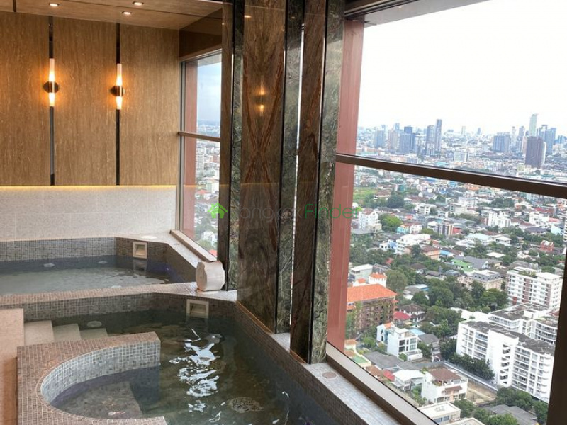 Ekamai, Bangkok, Thailand, 2 Bedrooms Bedrooms, ,1 BathroomBathrooms,Condo,For Rent,Rhythm Ekamai,7580