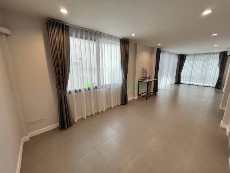 Phaholyothin 9, Bangkok, Thailand, 4 Bedrooms Bedrooms, ,4 BathroomsBathrooms,House,For Rent,7593