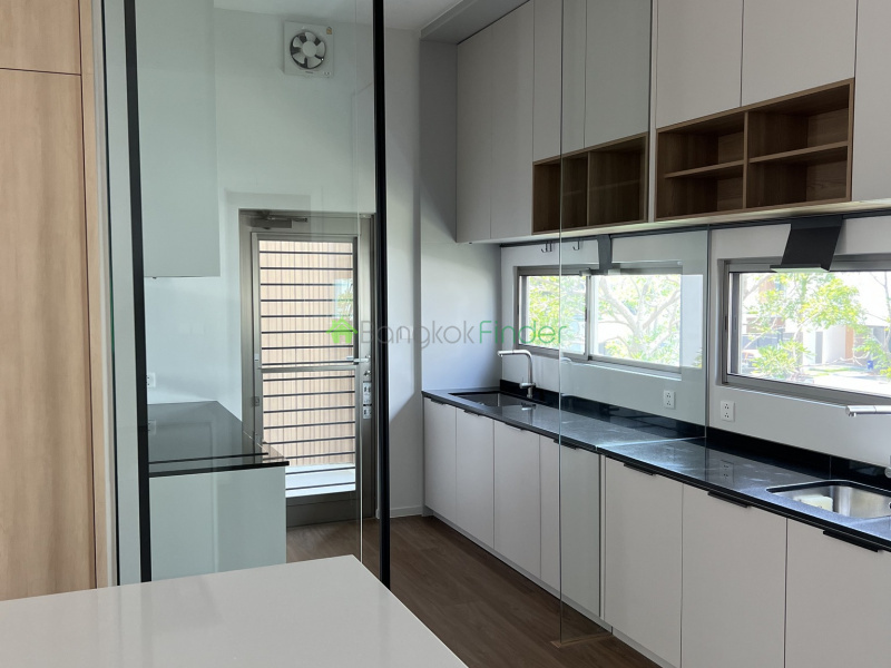 Rama 9, Bangkok, Thailand, 4 Bedrooms Bedrooms, ,4 BathroomsBathrooms,House,For Rent,7628