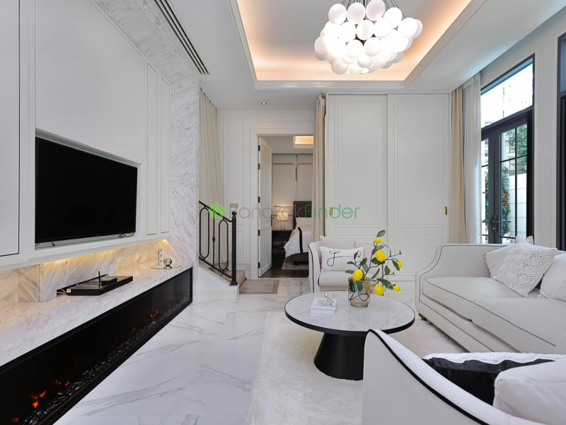 Ekamai, Bangkok, Thailand, 4 Bedrooms Bedrooms, ,5 BathroomsBathrooms,House,For Rent,7660