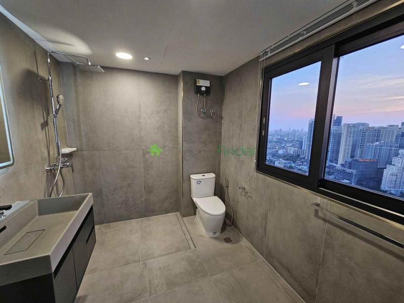 Phrom Phong, Bangkok, Thailand, 3 Bedrooms Bedrooms, ,3 BathroomsBathrooms,Condo,For Rent,Waterford Diamond,7670