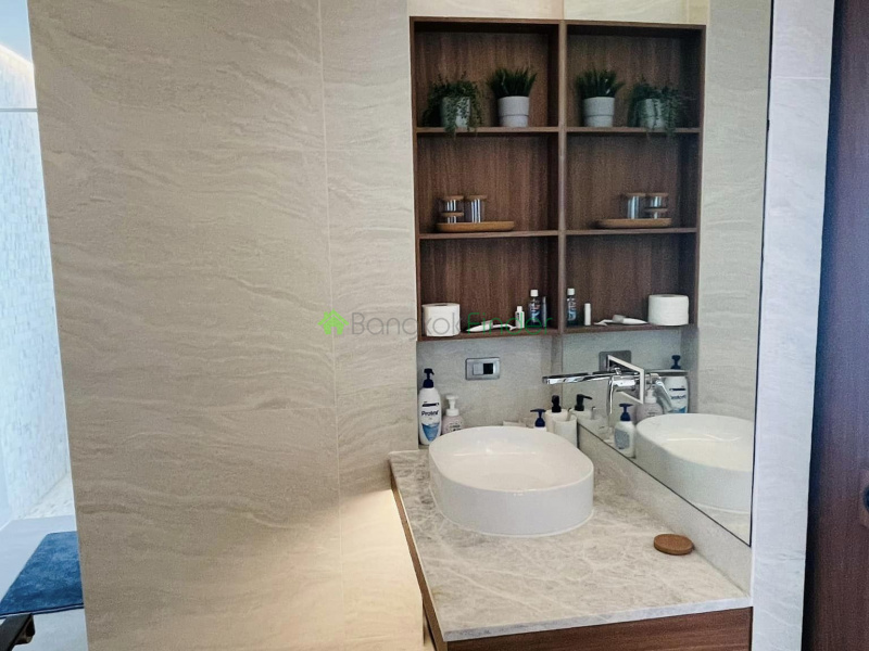 Ekamai, Bangkok, Thailand, 4 Bedrooms Bedrooms, ,5 BathroomsBathrooms,Condo,For Sale,Phatsana Garden,7712