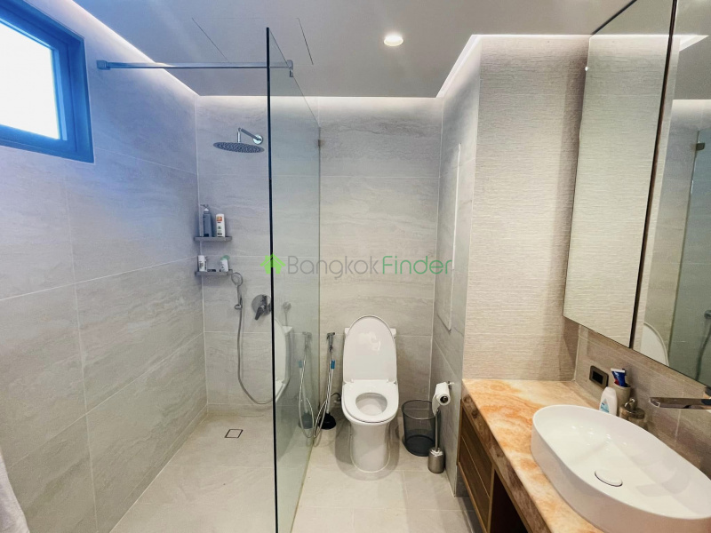 Ekamai, Bangkok, Thailand, 4 Bedrooms Bedrooms, ,5 BathroomsBathrooms,Condo,For Sale,Phatsana Garden,7712