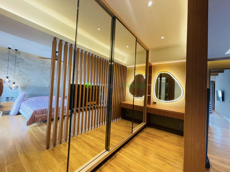 Ekamai, Bangkok, Thailand, 4 Bedrooms Bedrooms, ,5 BathroomsBathrooms,Condo,For Sale,Phatsana Garden,7712