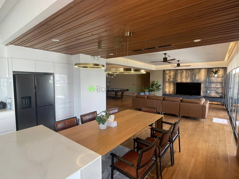 Ekamai, Bangkok, Thailand, 4 Bedrooms Bedrooms, ,5 BathroomsBathrooms,Condo,For Sale,Phatsana Garden,7712