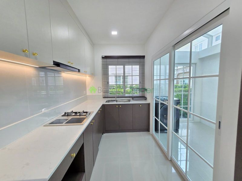 Bangna Km. 5, Bangkok, Thailand, 4 Bedrooms Bedrooms, 0 ,4 BathroomsBathrooms,House,For Rent,7740