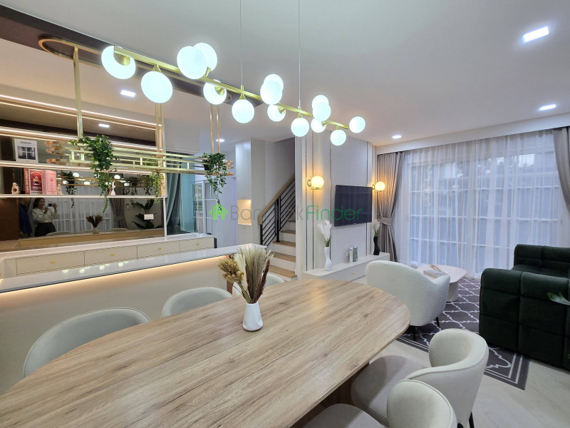 Bangna Km. 5, Bangkok, Thailand, 4 Bedrooms Bedrooms, 0 ,4 BathroomsBathrooms,House,For Rent,7740